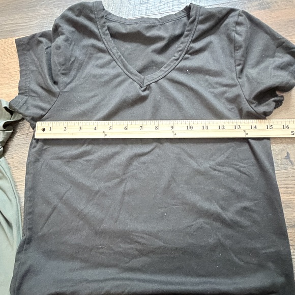 No boundaries XS women bundle short sleeve tops solid color tees in Green - Picture 3 of 6